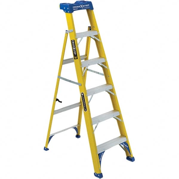 Louisville - 3 Steps, 4' High, Type I Rating, Fiberglass Step Ladder - Benchmark Tooling