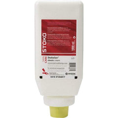 SC Johnson Professional - 1,000 mL Moisturizing Lotion - Comes in Bottle, Light Fragrance - Benchmark Tooling