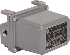 Square D - 4 NEMA Rated, DPST-DB, Float Switch Pressure and Level Switch - 575 VAC, Line-Load-Load-Line Terminal - Benchmark Tooling