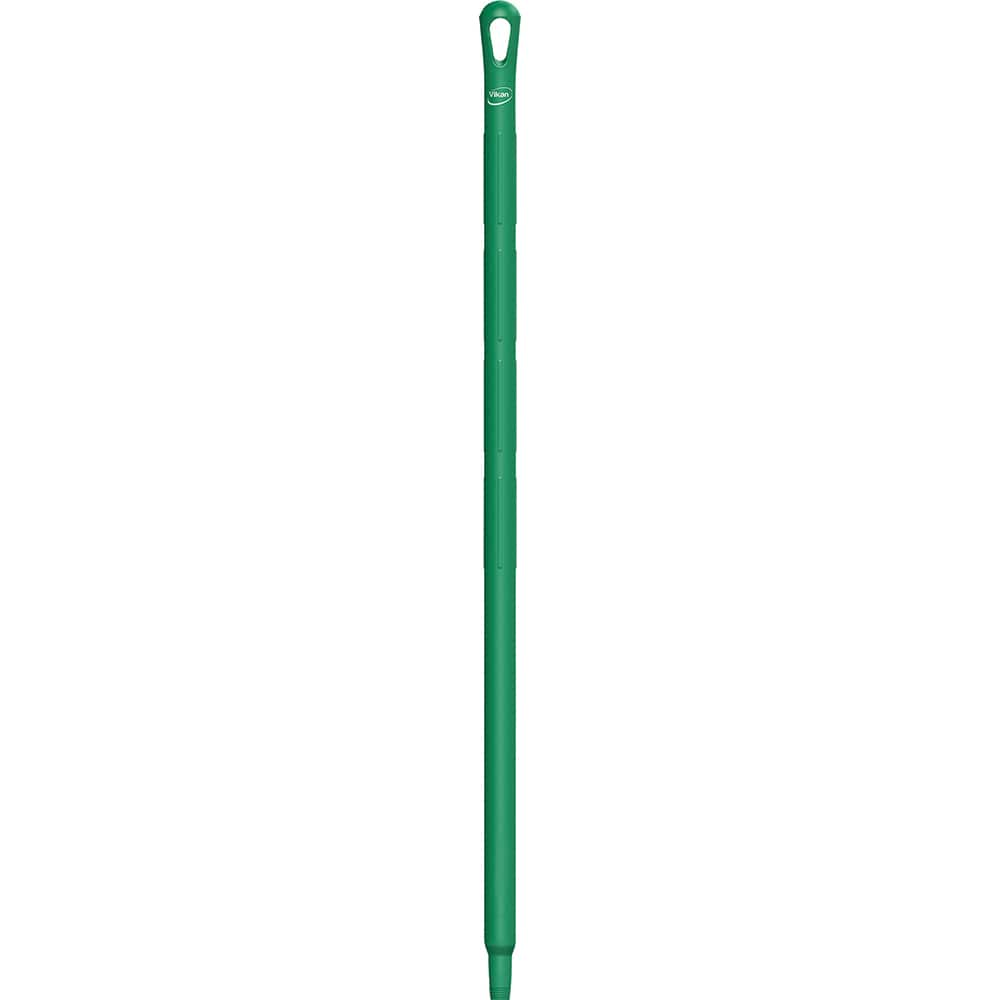 Remco - Broom/Squeegee Poles & Handles Connection Type: European Threaded Handle Material: Polypropylene - Benchmark Tooling