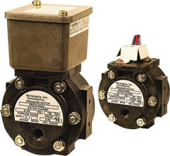 Barksdale - 3 to 40 psi Adjustable Range, 150 Max psi, Differential Pressure Switch - 1/8 NPT Female, 12in Free Leads, SPDT Contact, Polysulfone Wetted Parts, 5% Repeatability - Benchmark Tooling