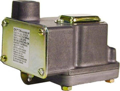 Barksdale - 1.5 to 150 psi Adjustable Range, 300 Max psi, Diaphragm Pressure Switch - 1/4 NPT Female, Screw Terminals, SPDT Contact, 304SS Wetted Parts, 0.5% Repeatability - Benchmark Tooling