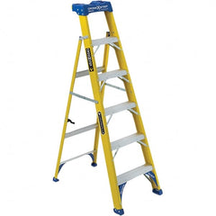 Louisville - 3 Steps, 4' High, Type I Rating, Fiberglass Step Ladder - Benchmark Tooling