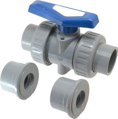 Simtech - 1-1/4" Pipe, Full Port, CPVC True Union Design Ball Valve - Inline - Two Way Flow, FNPT x FNPT (with Socket Adapter) Ends, Tee Handle, 232 WOG - Benchmark Tooling