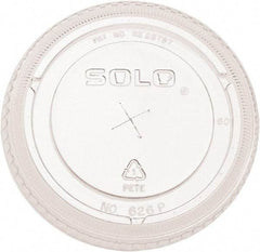 Solo - PETE Flat Straw-Slot Cold Cup Lids, Fits 16-24 oz, 100/Pack, 10 Packs/Carton - Clear - Benchmark Tooling