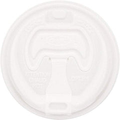 DART - Optima Reclosable Lid, 12-24 oz Foam Cups, 100/Bag, 10 Bags/Carton - White - Benchmark Tooling