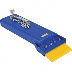 Vestil - Truck Floor Scraper - Benchmark Tooling