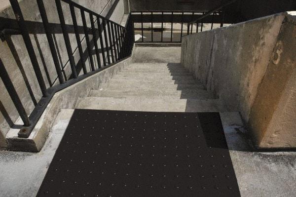 UltraTech - 3 Ft. Long x 2 Ft. Wide, Urethane Surface, Molded Bubble Entrance Matting - Outdoor, Heavy Traffic, Urethane, Black - Benchmark Tooling