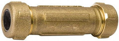 Value Collection - 1/2" Pipe, 3/4" Copper Tube, Brass Compression Pipe Coupling - 125 psi WOG Rating - Benchmark Tooling