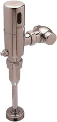 Zurn - 3/4" Spud Coupling, 1" Pipe, Urinal Automatic Flush Valve - Single Flush, 0.125 Gal per Flush, Chrome Cover, Powered by 4 AA Batteries - Benchmark Tooling