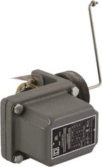 Square D - 4 NEMA Rated, DPST, Float Switch Pressure and Level Switch - 575 VAC, Line-Load-Load-Line Terminal - Benchmark Tooling