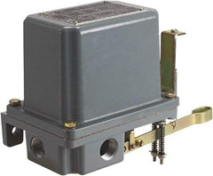 Square D - 4 NEMA Rated, DPST-DB, Float Switch Pressure and Level Switch - 575 VAC, Line-Load-Load-Line Terminal - Benchmark Tooling