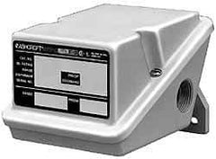 Ashcroft - 5 to 30 PSI Adjustable Range, 500 Max psi, Watertight Dual Setpoint - 1/4 Thread - Benchmark Tooling