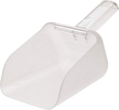 Rubbermaid - 32 oz Clear Polycarbonate Flat Bottom Scoop - 4.8" Wide x 4.7" Deep Bowl, 10.8" OAL - Benchmark Tooling