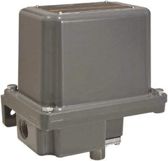 Square D - 7 and 9 NEMA Rated, DPDT, 3 to 150 psi, Electromechanical Pressure and Level Switch - Adjustable Pressure, 120 VAC at 6 Amp, 125 VDC at 0.22 Amp, 240 VAC at 3 Amp, 250 VDC at 0.11 Amp, 1/4 Inch Connector, Screw Terminal, For Use with 9012G - Benchmark Tooling