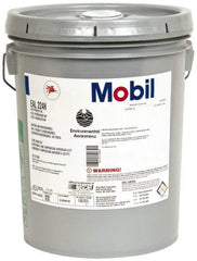 Mobil - 5 Gal Pail Mineral Hydraulic Oil - 0180°F, SAE 20, ISO 32/46, 36.8 cSt at 40°C & 8.3 cSt at 100°C - Benchmark Tooling