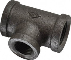 B&K Mueller - Size 3/4 x 1/2", Class 150, Malleable Iron Black Pipe Reducing Tee - 150 psi, Threaded End Connection - Benchmark Tooling