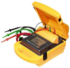 Fluke - Digital LCD Display, 2,000,000 Megohm Electrical Insulation Resistance Tester & Megohmmeter - 5,000 VDC Max Test Voltage, Powered by 12V Lead-Acid Battery - Benchmark Tooling