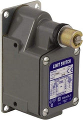 Square D - SPDT, NC/NO, 600 VAC, Screw Terminal, Rotary Head Actuator, General Purpose Limit Switch - 1, 2, 4, 12, 13 NEMA Rating, IP65, IP66, IP67 IPR Rating - Benchmark Tooling