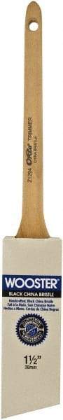 Wooster Brush - 1-1/2" Angled Hog Sash Brush - 2-3/16" Bristle Length, 7-7/8" Maple Rattail Handle - Benchmark Tooling