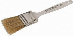 Wooster Brush - 1-1/2" Flat Hog Chip Brush - 1-11/16" Bristle Length, 4-5/8" Plastic Beavertail Handle - Benchmark Tooling