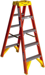 Werner - 4 Steps, 5' High, Type IA Rating, Fiberglass Step Ladder - 300 Lb Capacity, 21-5/8" Base Width - Benchmark Tooling