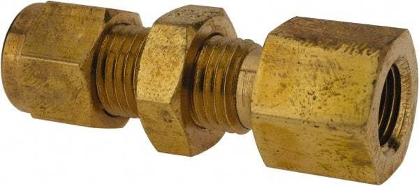 Parker - 1/4" OD, Brass Bulkhead Female Connector - 3,500 Max Working psi, 5/8" Hex, Comp x FNPT Ends - Benchmark Tooling