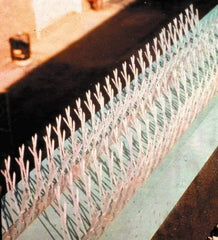 Bird-X - Plastic Bird Spikes - 4-1/2 Inch High x 2-1/4 Inch Wide x 25 Ft. Long x 0.5 Inch Thick - Benchmark Tooling