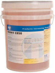 Master Fluid Solutions - Trim E850, 5 Gal Pail Cutting & Grinding Fluid - Water Soluble, For Cutting, Grinding - Benchmark Tooling