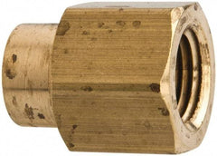 Parker - 1/4 x 1/8 Female Thread, Brass Industrial Pipe Coupling - FNPTF, 1,000 psi - Benchmark Tooling