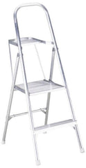 Werner - 4 Steps, 4-1/2' High, Type III Rating, Aluminum Platform Ladder - 200 Lb Capacity, 20" Base Width - Benchmark Tooling