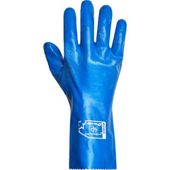 Oil resistant gloves that maintain a steady grip in cold conditions